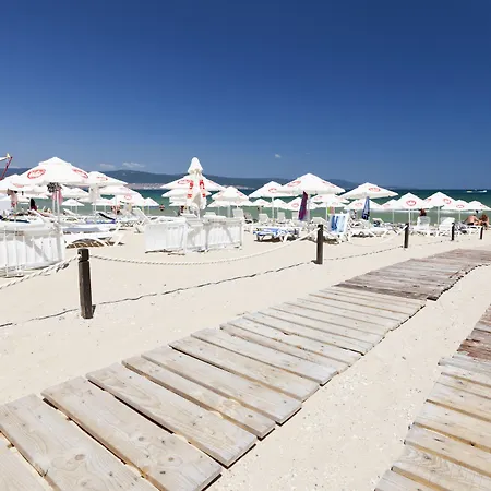 Sunny Forum 4* Napospart