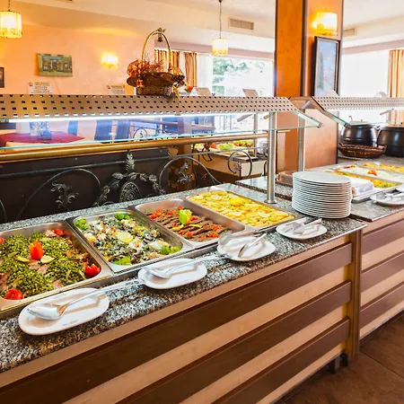 Sunny Forum 4* Napospart