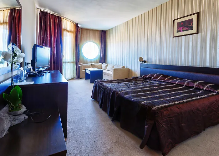 Hotel Sunny Forum 4*